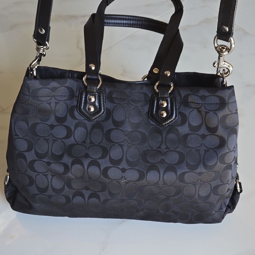 Coach Black Bag And Gray Wristlet - Picture 4 of 16